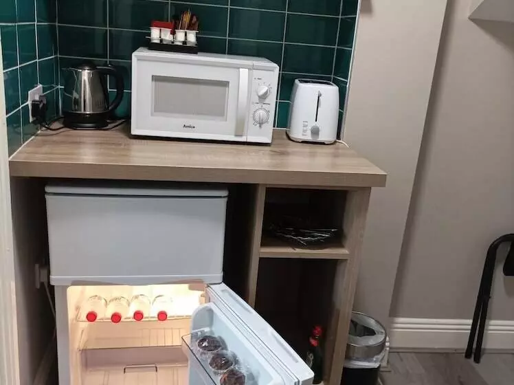 پانسیون Tom Dick And Harriet S Accommodation