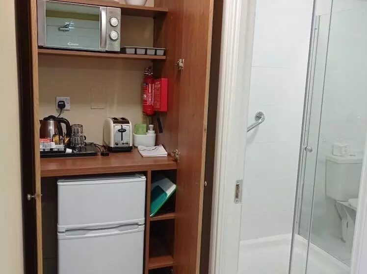 پانسیون Tom Dick And Harriet S Accommodation