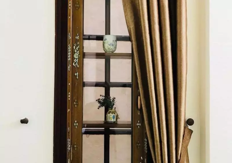 تختخواب و صبحانه Eva Homestay