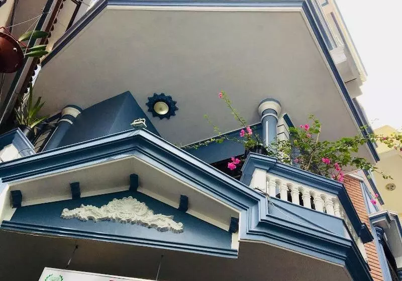 تختخواب و صبحانه Eva Homestay