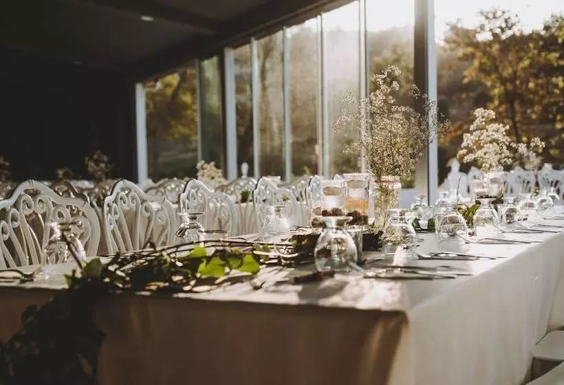 تختخواب و صبحانه Parla Beach Otel