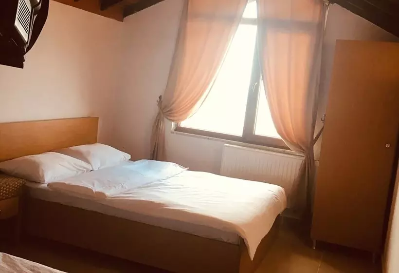 تختخواب و صبحانه Parla Beach Otel