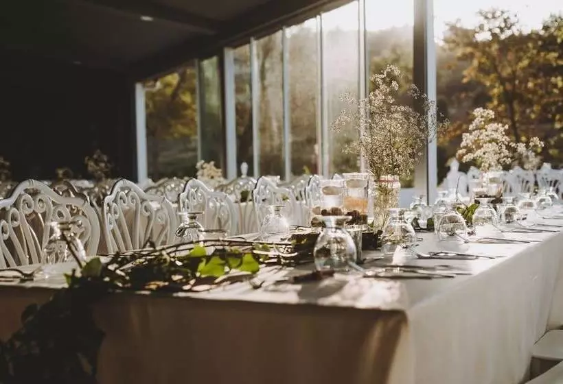 تختخواب و صبحانه Parla Beach Otel