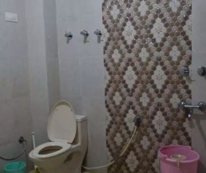 ホテル Dharamkot Inn