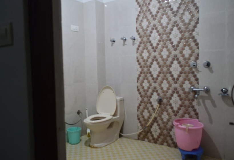 فندق Dharamkot Inn