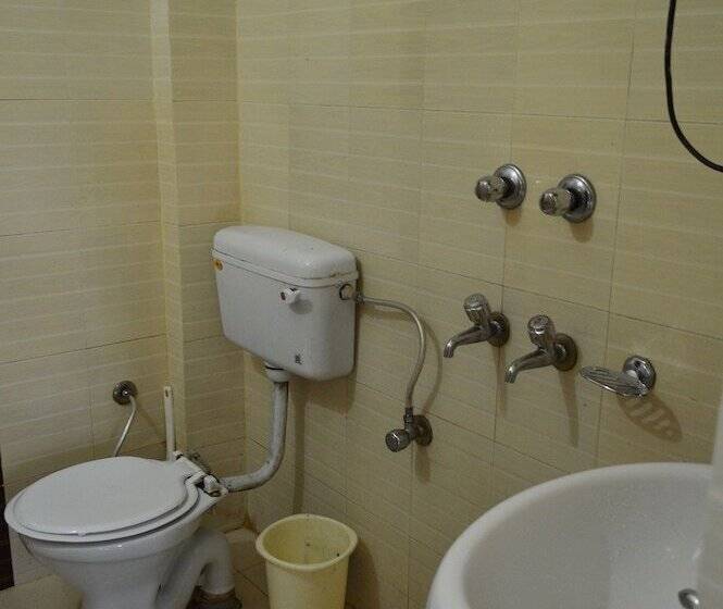 فندق Dharamkot Inn