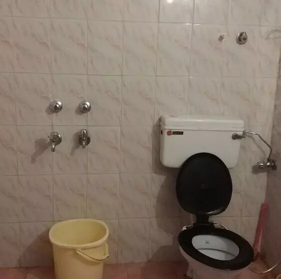 ホテル Dharamkot Inn