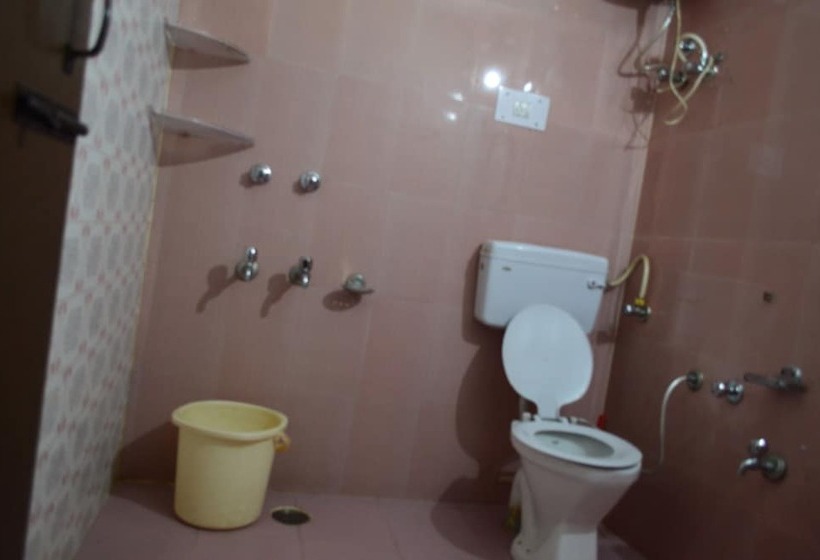 فندق Dharamkot Inn