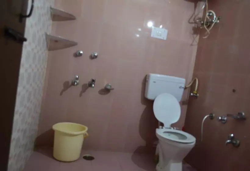 ホテル Dharamkot Inn