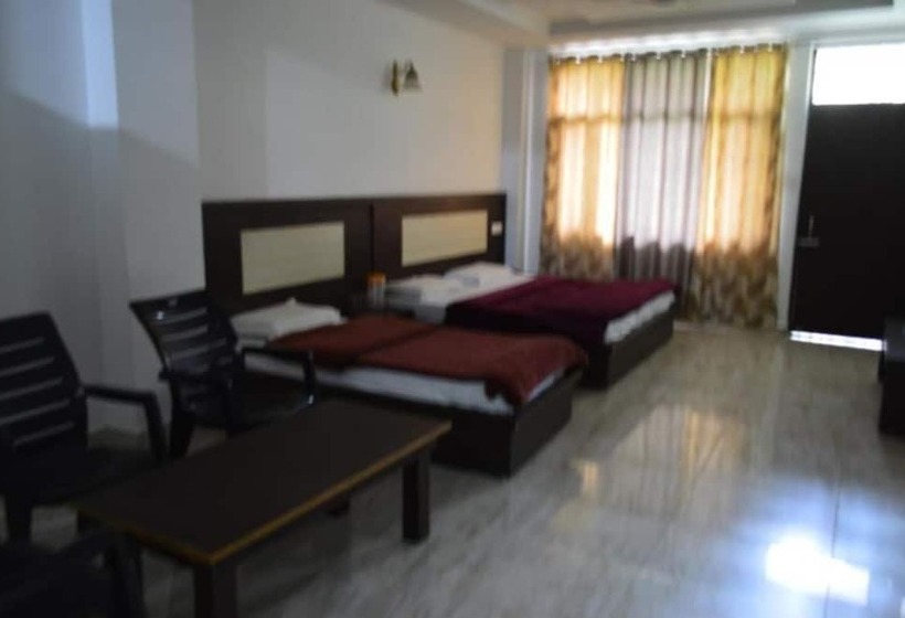 فندق Dharamkot Inn