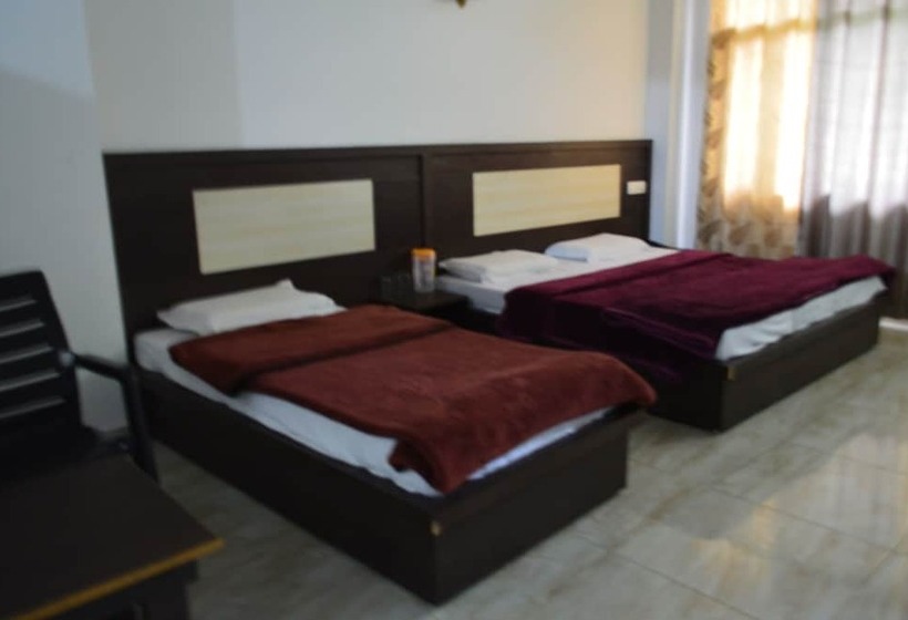 فندق Dharamkot Inn