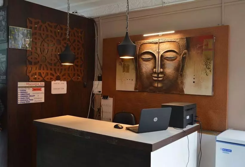 ホテル Dharamkot Inn