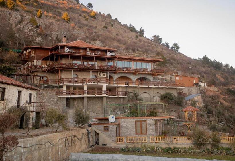 فندق Grandpa S House