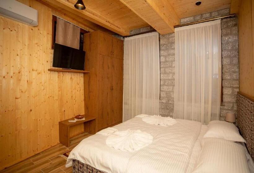 فندق Grandpa S House