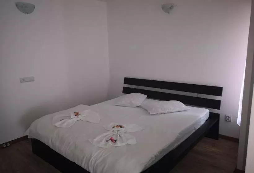 پانسیون Horia