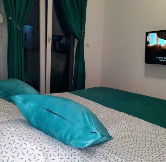 پانسیون Omega