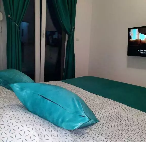 پانسیون Omega