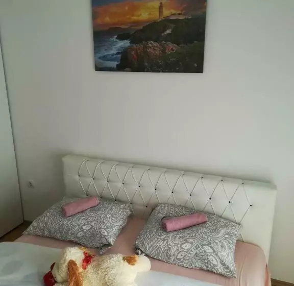 پانسیون Omega