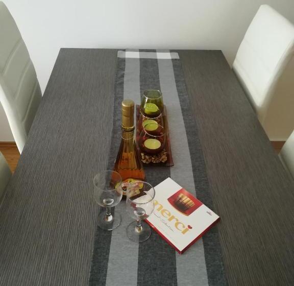 پانسیون Omega