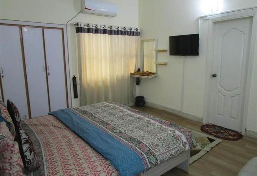 تختخواب و صبحانه Royal Fantasy