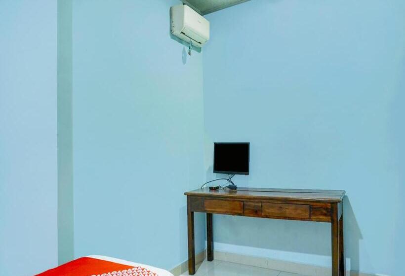 Hotel Reddoorz Plus @ Cikarang