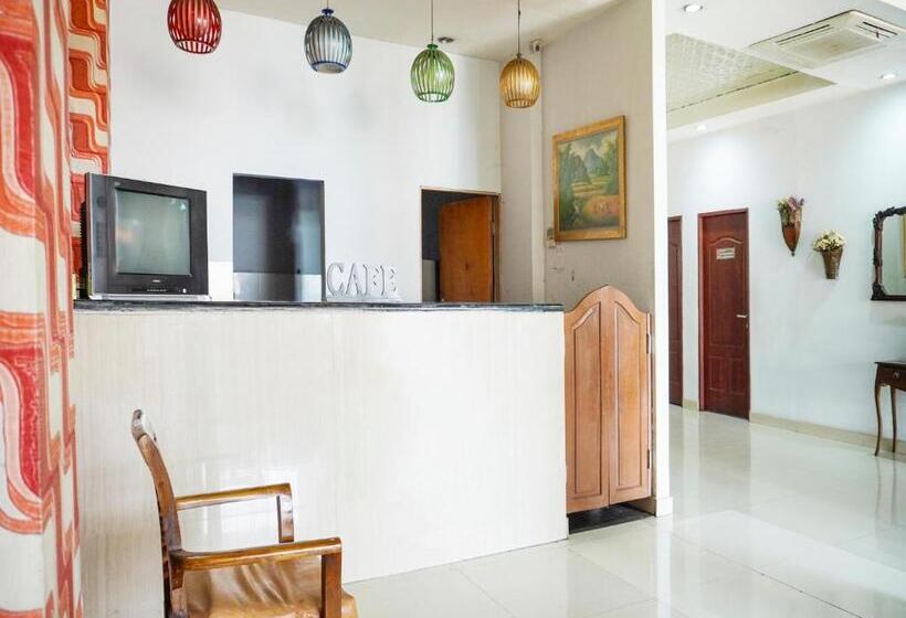 Hotel Reddoorz Plus @ Cikarang