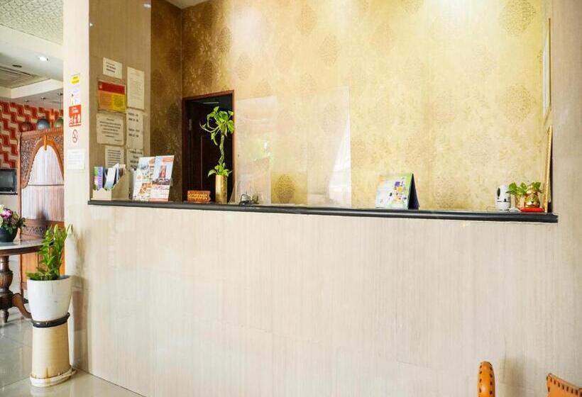 Hotel Reddoorz Plus @ Cikarang