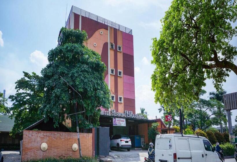 Hotel Reddoorz Plus @ Cikarang