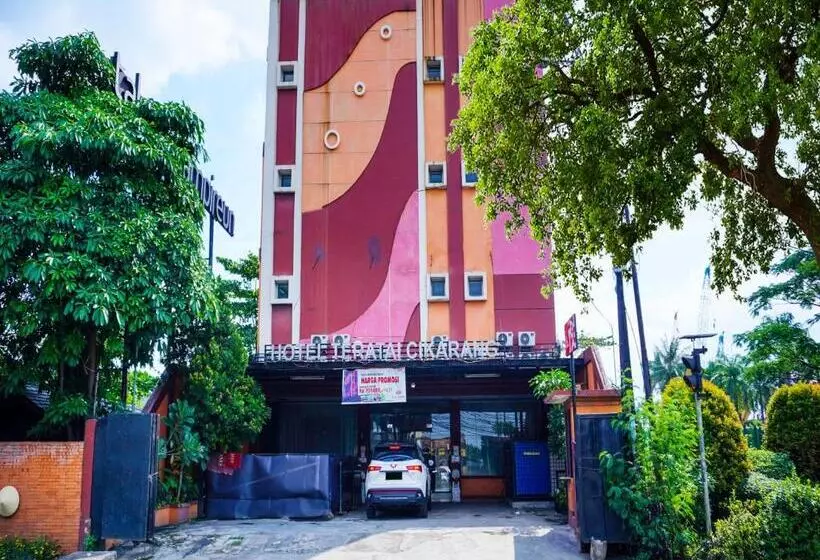 Hotelli Reddoorz Plus @ Cikarang