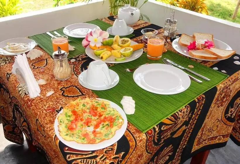 هتل Regina Beach Bungalow