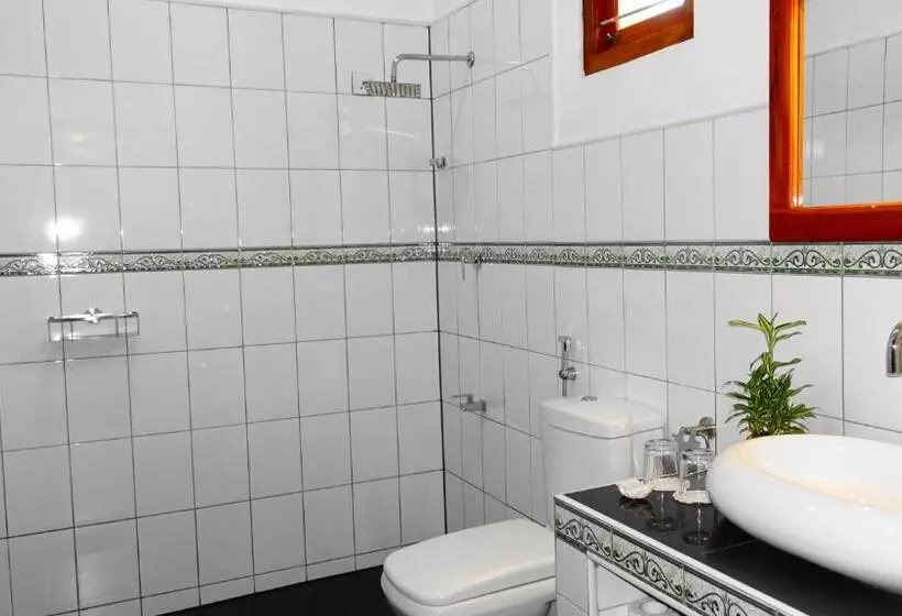 هتل Regina Beach Bungalow
