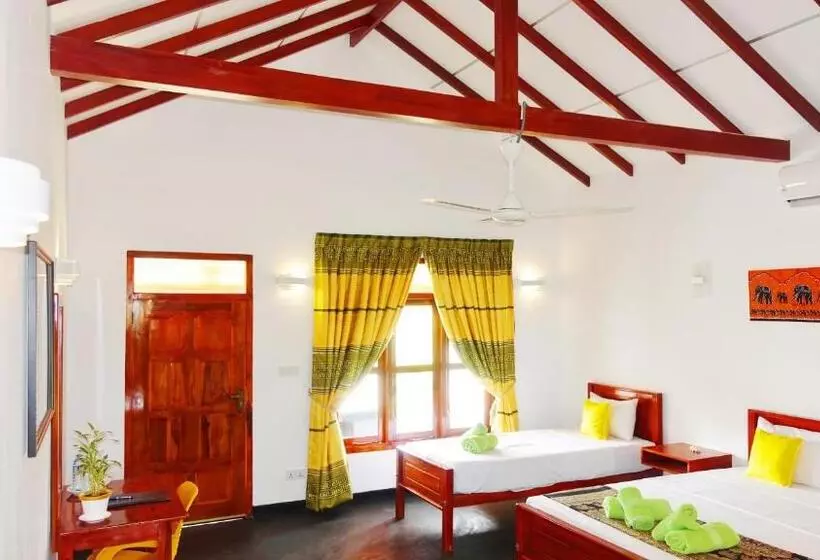 هتل Regina Beach Bungalow