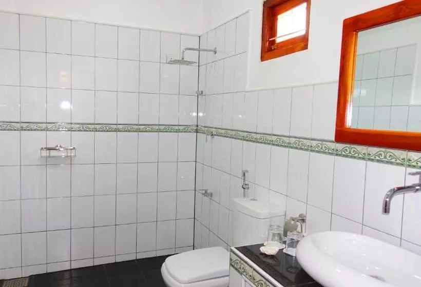 هتل Regina Beach Bungalow
