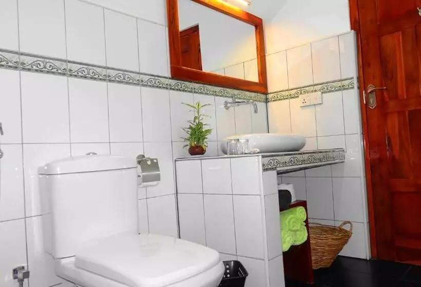 هتل Regina Beach Bungalow