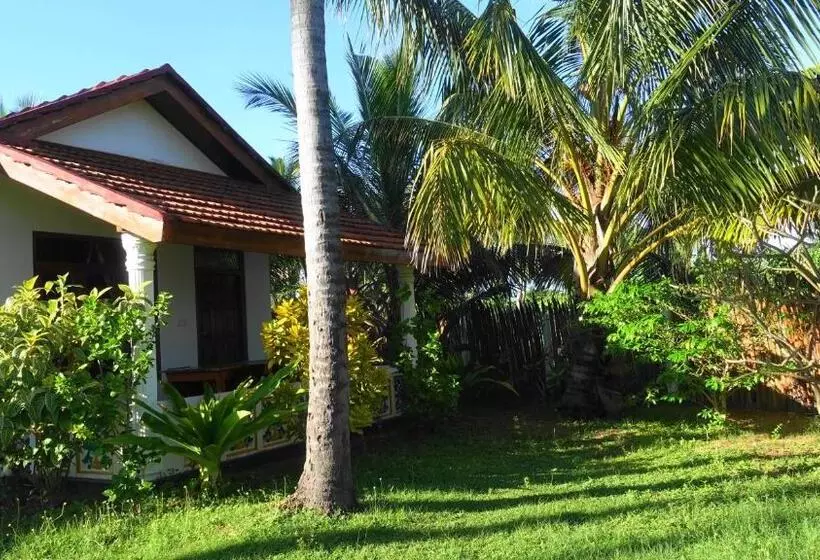هتل Regina Beach Bungalow