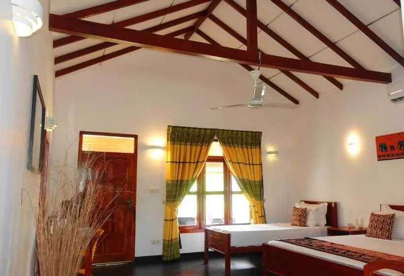 هتل Regina Beach Bungalow