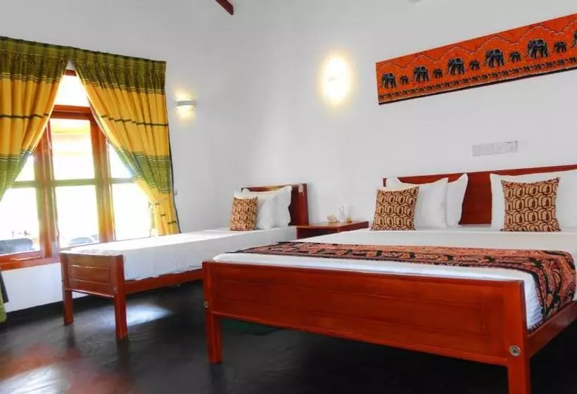 هتل Regina Beach Bungalow