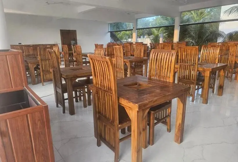 هتل Bigj Villas Nilaveli