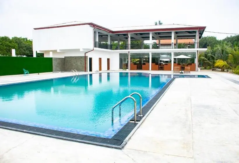 هتل Bigj Villas Nilaveli