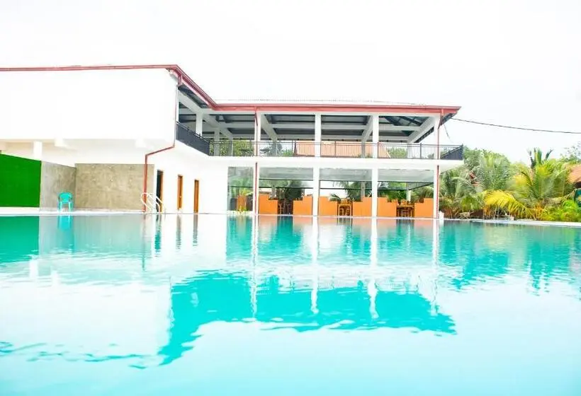 هتل Bigj Villas Nilaveli