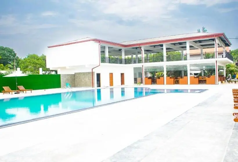 هتل Bigj Villas Nilaveli