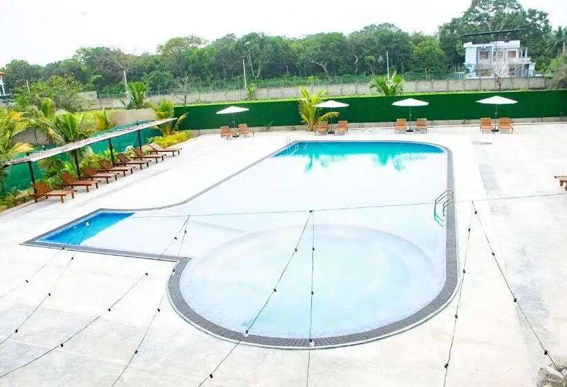 هتل Bigj Villas Nilaveli