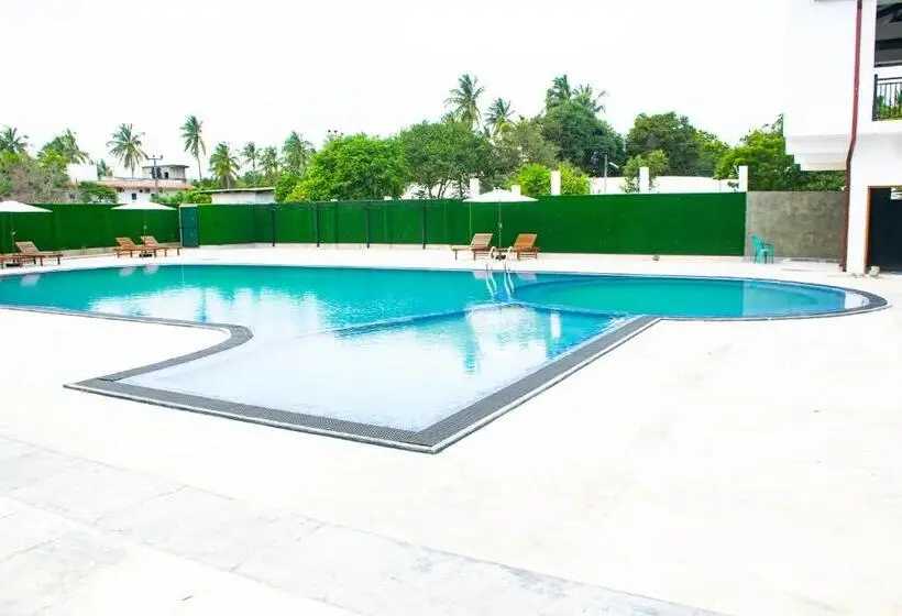 هتل Bigj Villas Nilaveli