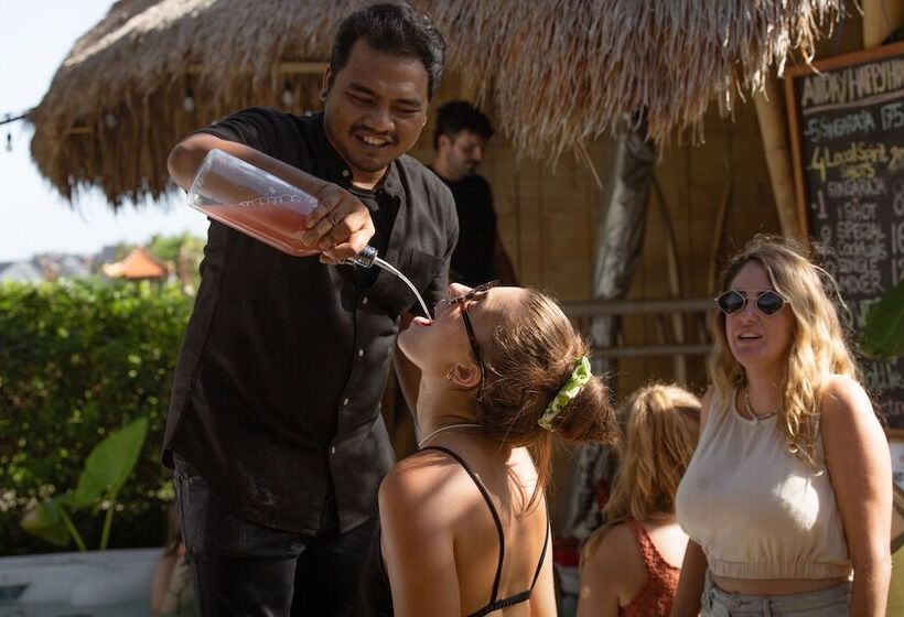 Clandestino Hostel Canggu