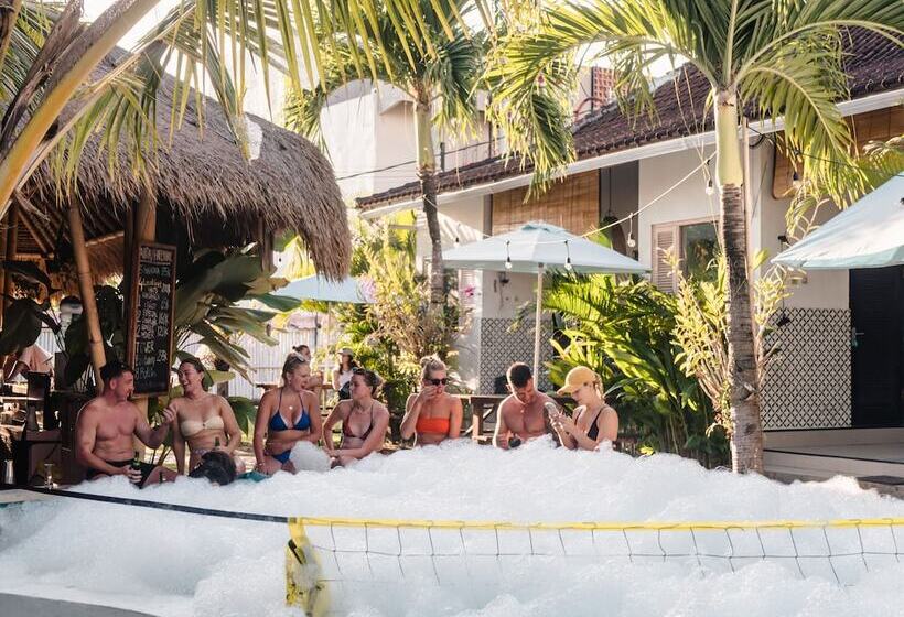 Clandestino Hostel Canggu
