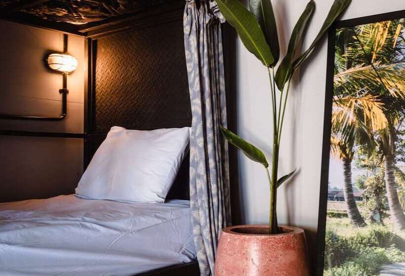 Clandestino Hostel Canggu