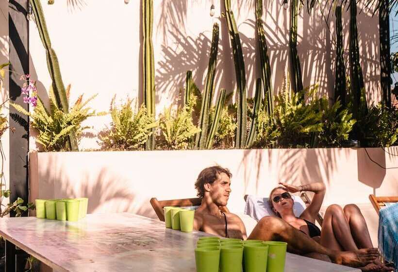 Clandestino Hostel Canggu