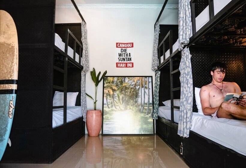 Clandestino Hostel Canggu