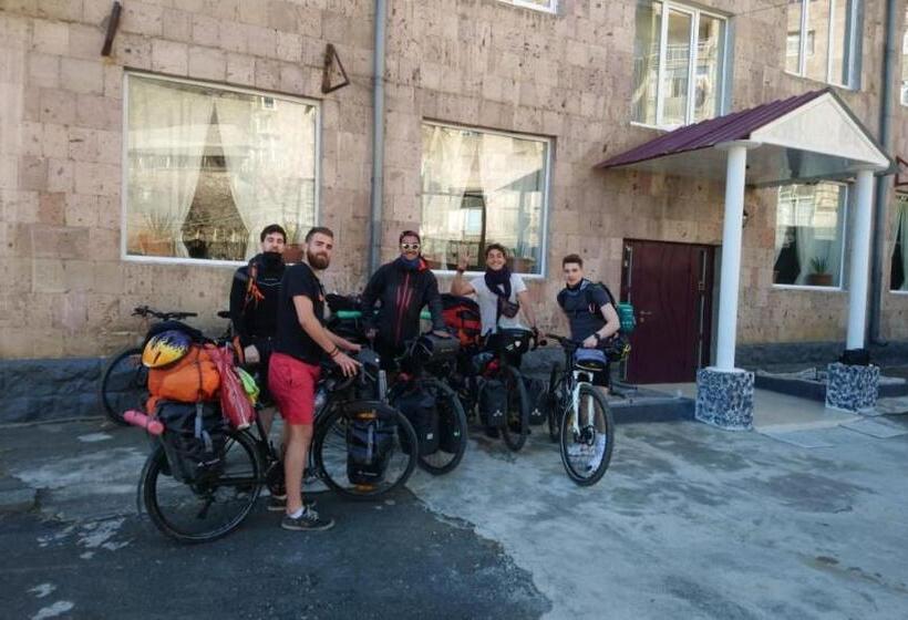 تختخواب و صبحانه Aparthotel In Alaverdi