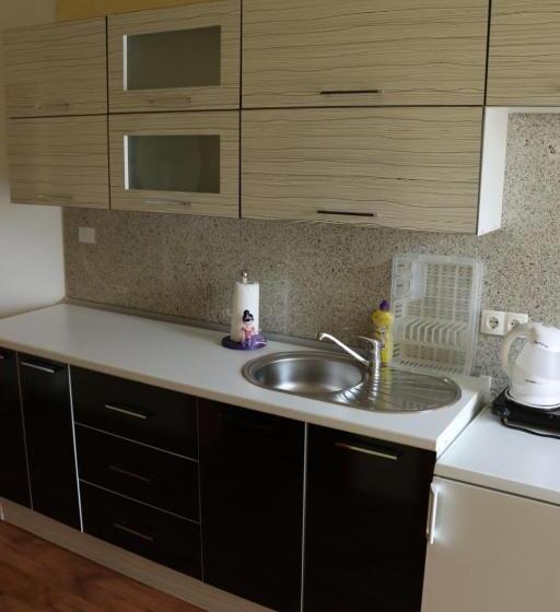 تختخواب و صبحانه Rooms & Apartment Jozić